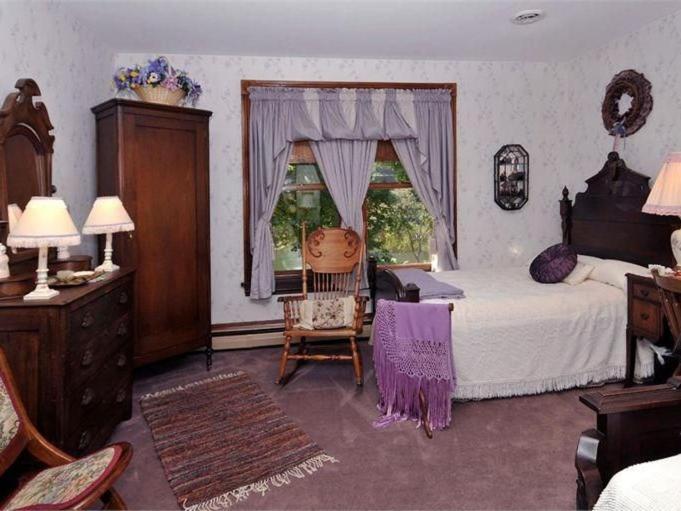 Victorian Loft Bed And Breakfast Клиърфийлд Стая снимка